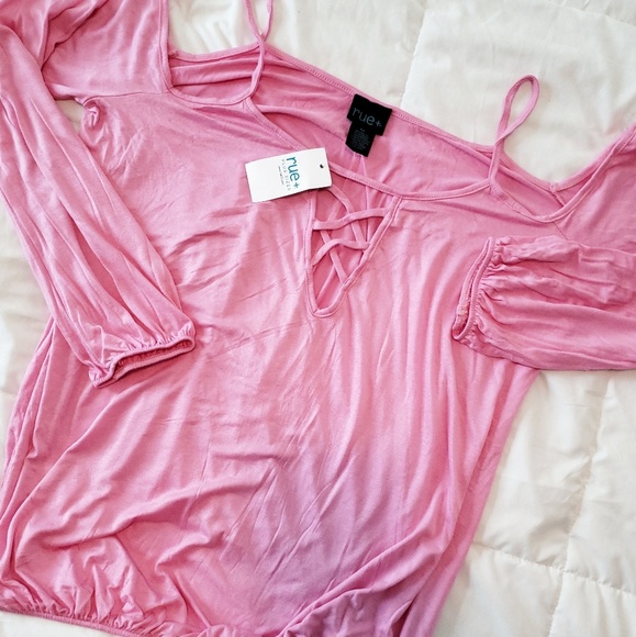 NWT Shoulder / Lace Up Top - Picture 3 of 4